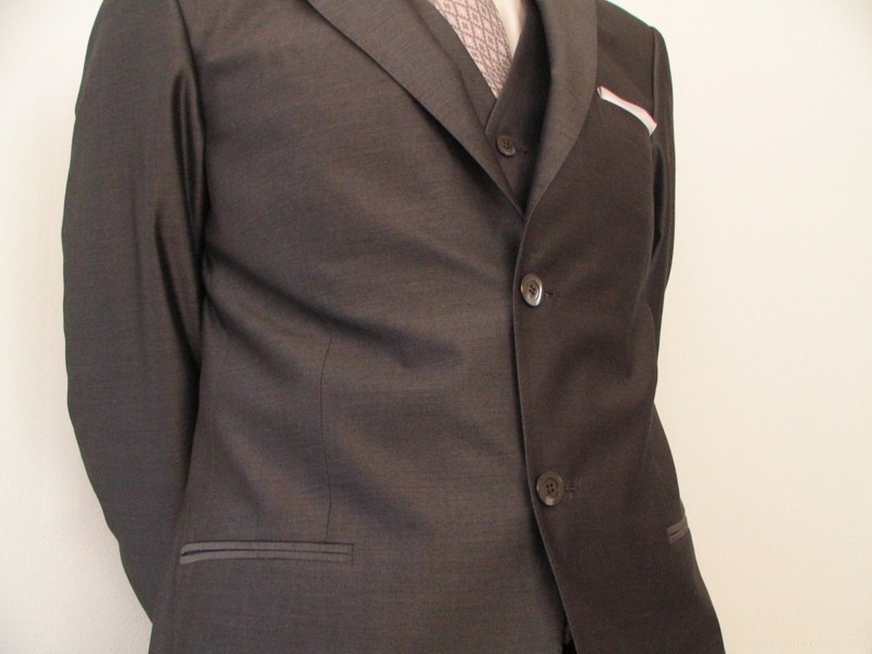 17-20: groom suit in 85% silk and 15% wool